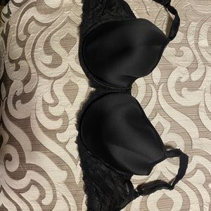 Wacoal 34G black bra, used in great condition.